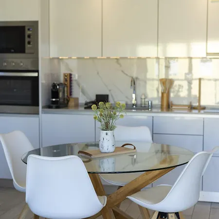 Moura One - With Pool By Hd